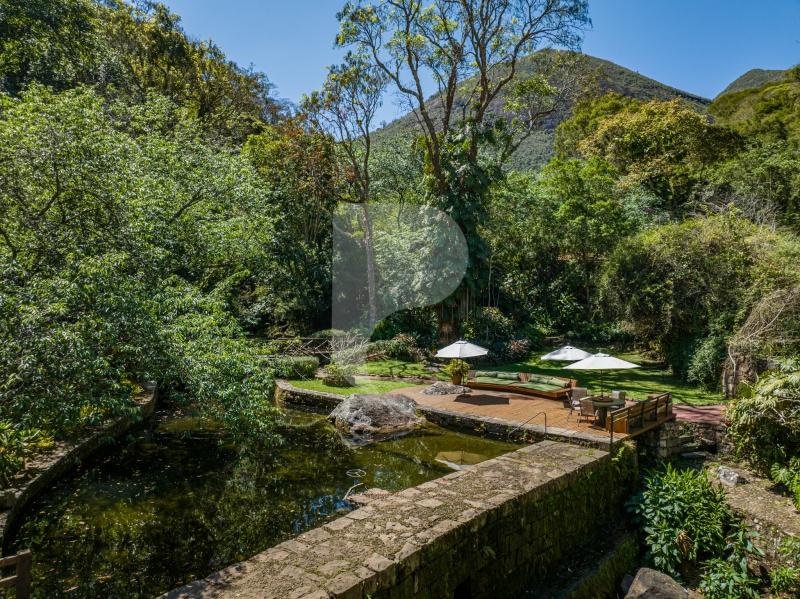 Casa - Petrópolis, Corrêas