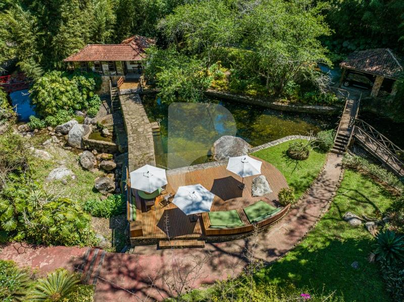 Casa - Petrópolis, Corrêas