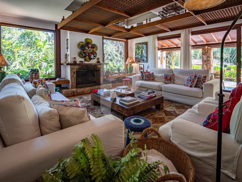 Casa - Petrópolis, Corrêas