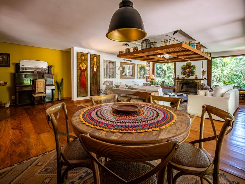 Casa - Petrópolis, Corrêas