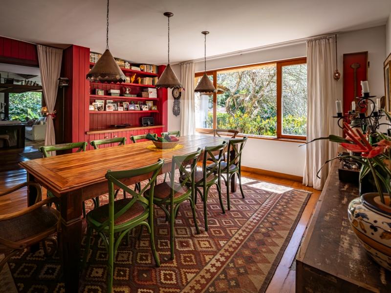 Casa - Petrópolis, Corrêas