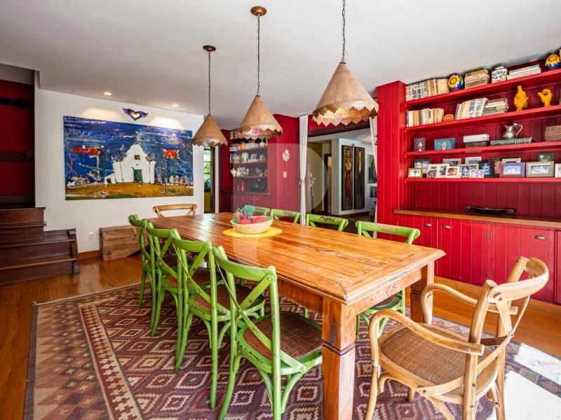 Casa - Petrópolis, Corrêas