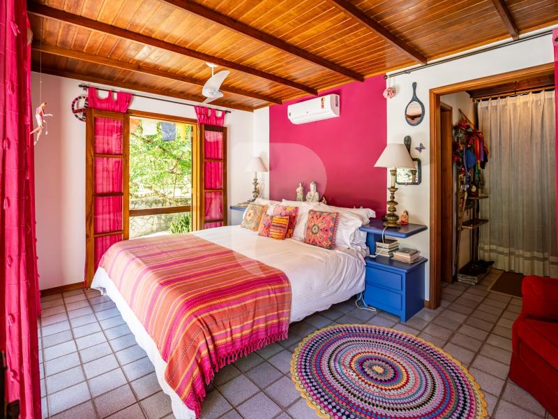 Casa - Petrópolis, Corrêas