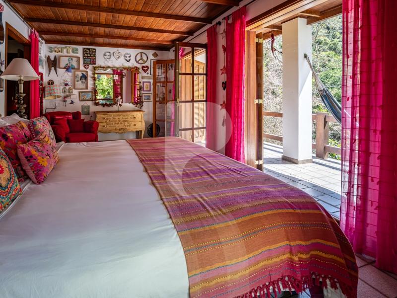 Casa - Petrópolis, Corrêas