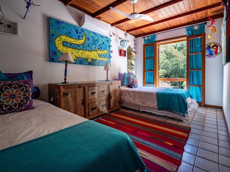 Casa - Petrópolis, Corrêas