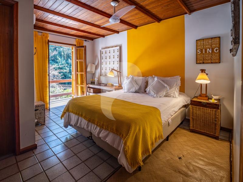 Casa - Petrópolis, Corrêas