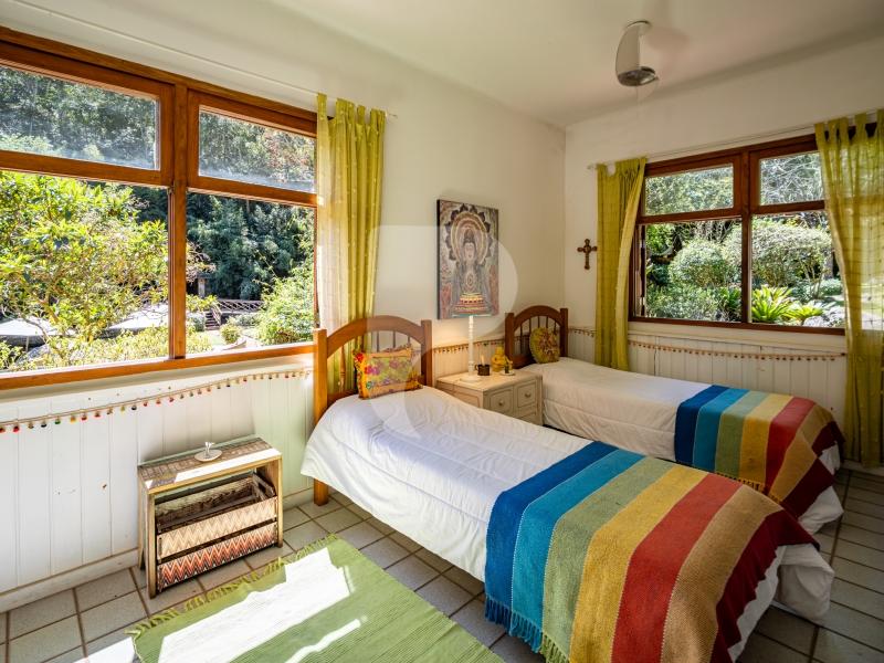 Casa - Petrópolis, Corrêas