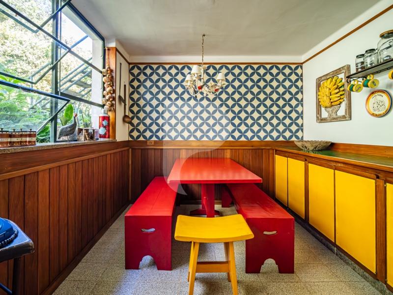 Casa - Petrópolis, Corrêas