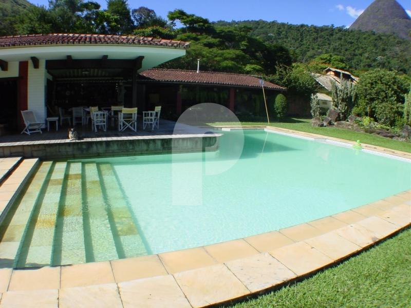 Casa - Petrópolis, Corrêas