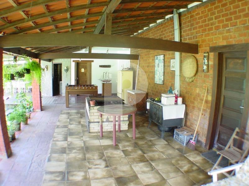 Casa - Petrópolis, Corrêas