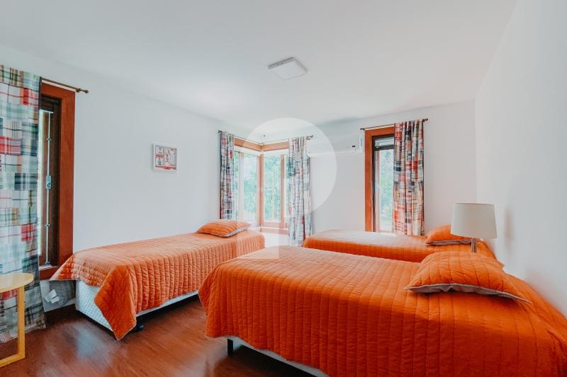 Casa - Petrópolis, Araras