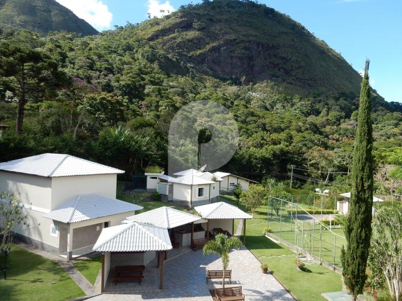 Casa - Petrópolis, Araras