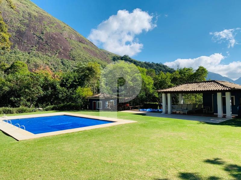 Casa - Petrópolis, Araras