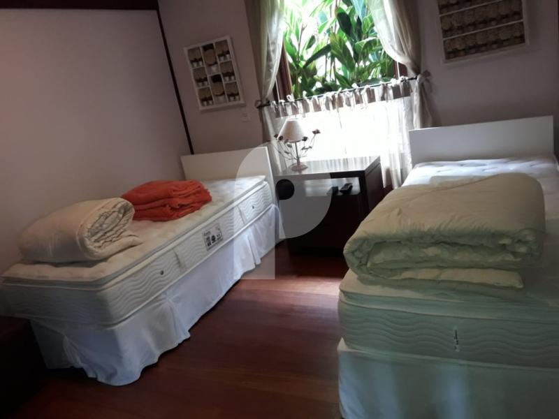 Casa - Petrópolis, Araras