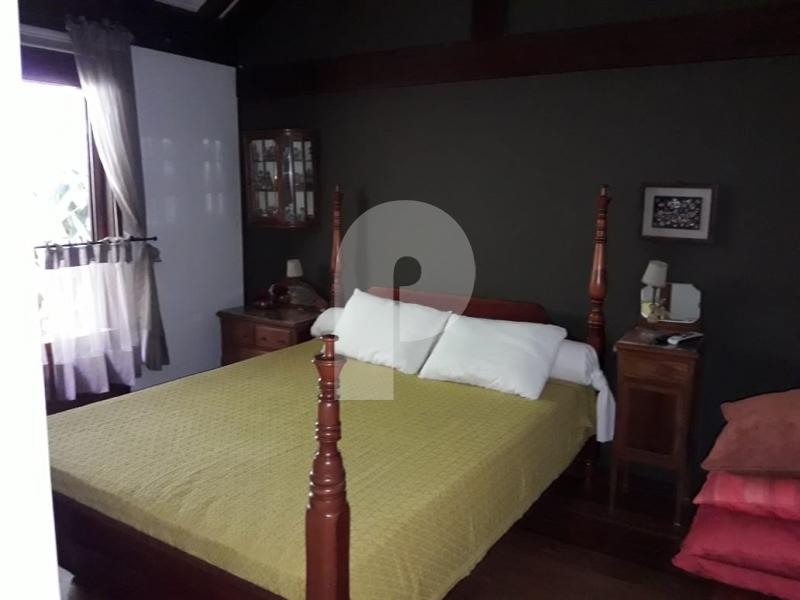Casa - Petrópolis, Araras