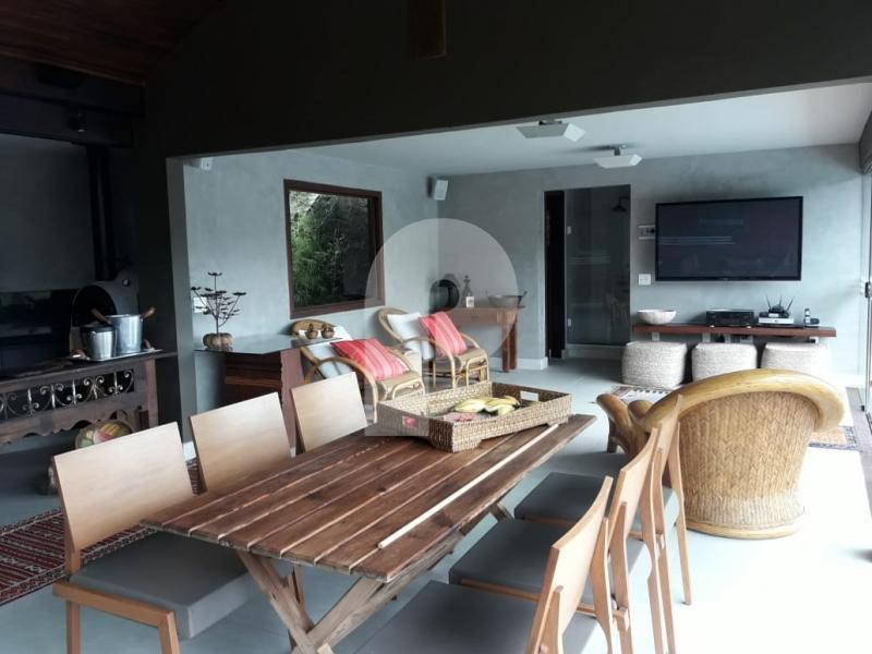 Casa - Petrópolis, Araras