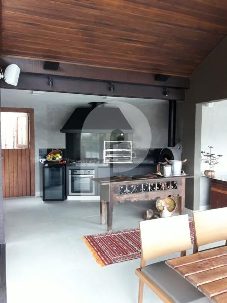 Casa - Petrópolis, Araras