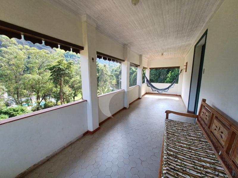 Studio - Petrópolis, Corrêas