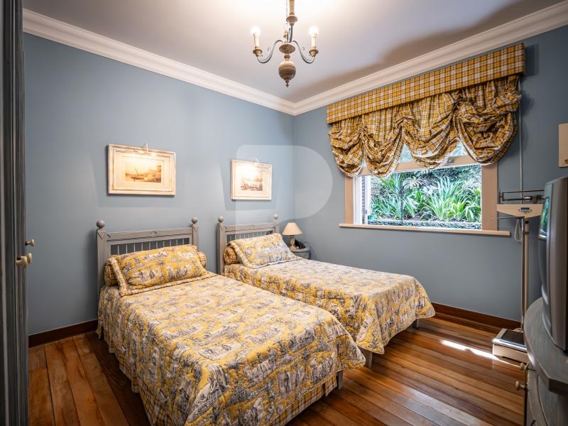 Casa - Petrópolis, Araras