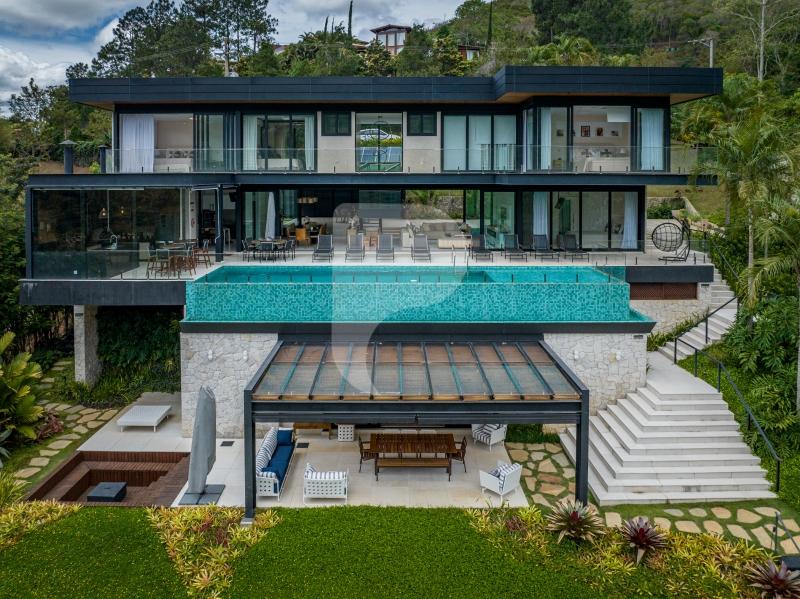 Casa - Petrópolis, Araras