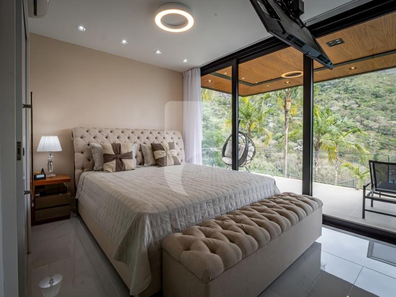 Casa - Petrópolis, Araras
