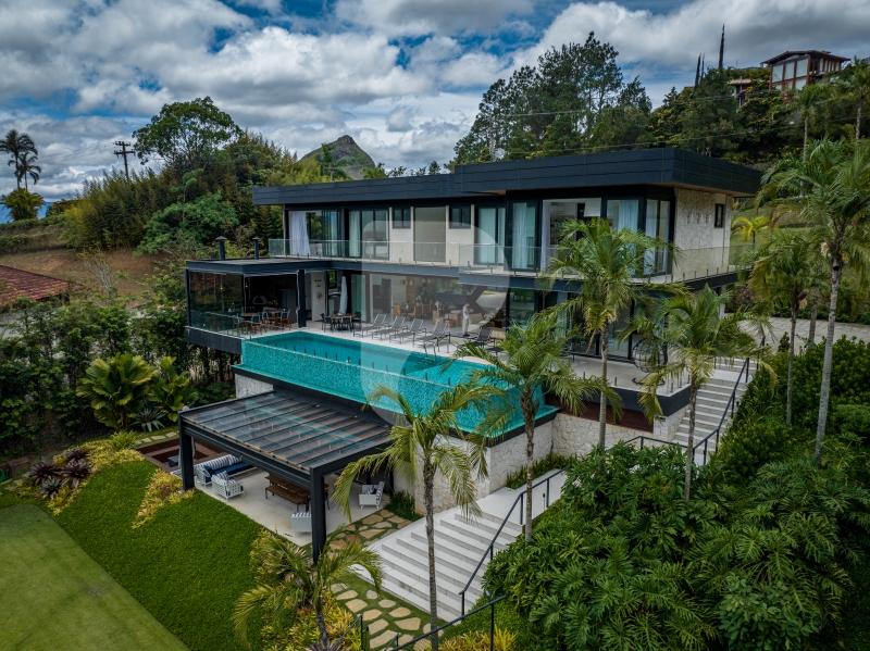 Casa - Petrópolis, Araras