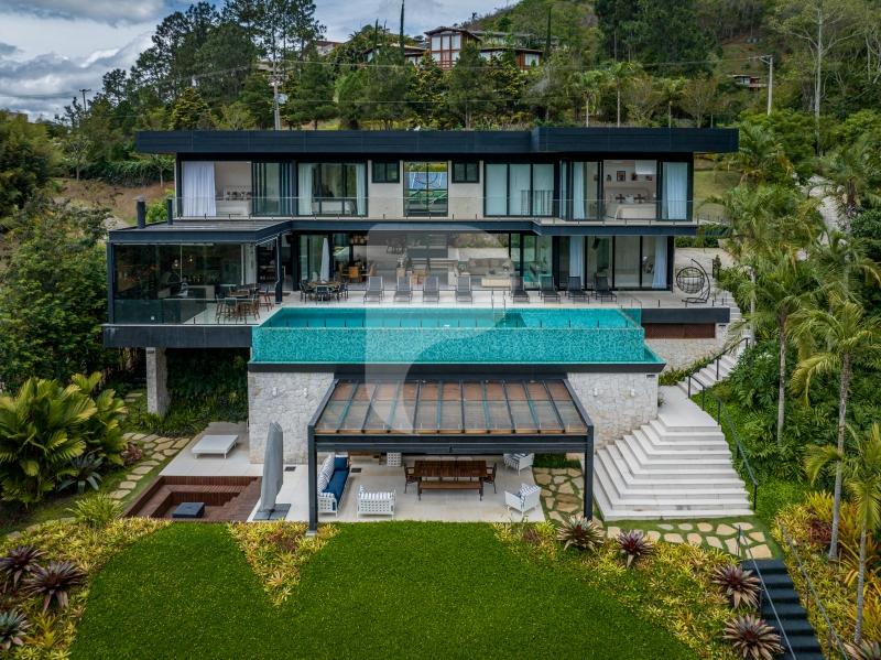 Casa - Petrópolis, Araras