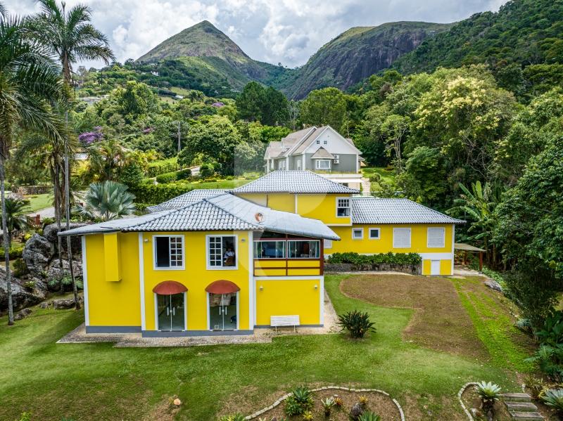 Casa - Petrópolis, Araras