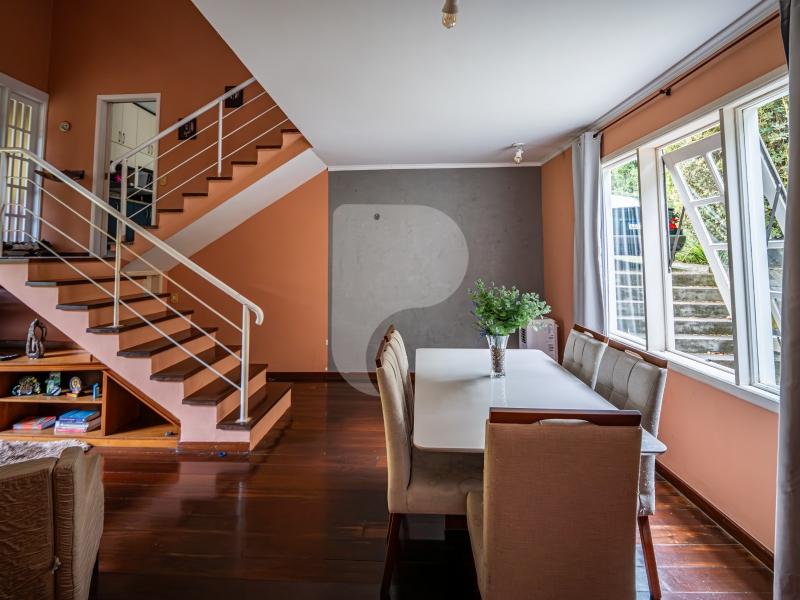 Casa - Petrópolis, Araras