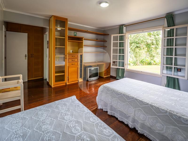 Casa - Petrópolis, Araras