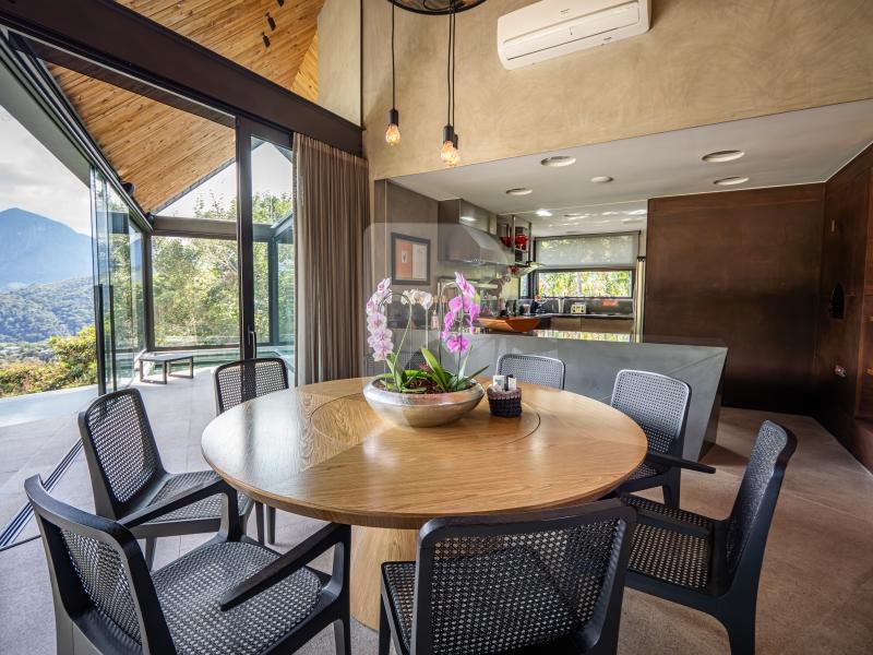 Casa - Petrópolis, Araras