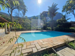 Casa em Petrópolis, Araras